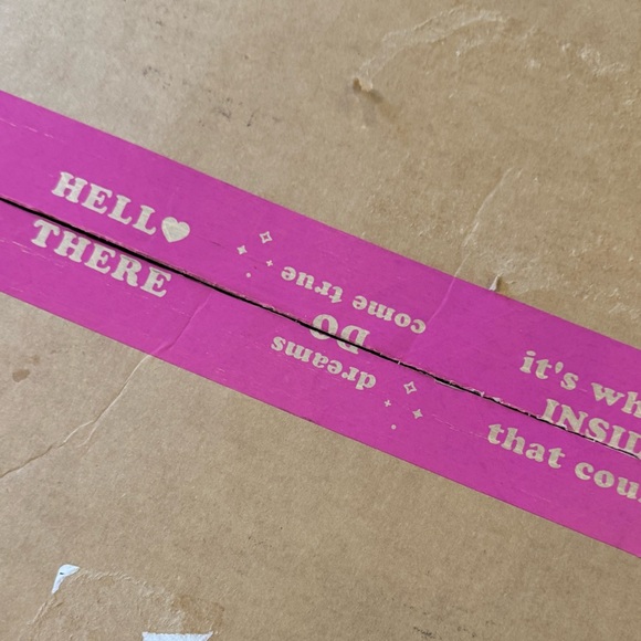 Harveys x Disney Goofy Seatbelt Tote - Picture 5 of 6